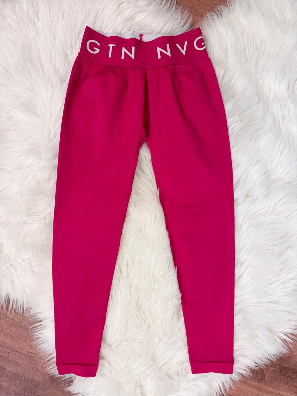 NVGTN Cosmo Hot Pink Seamless Leggings Sz Large Like New Activewear Yoga Gym